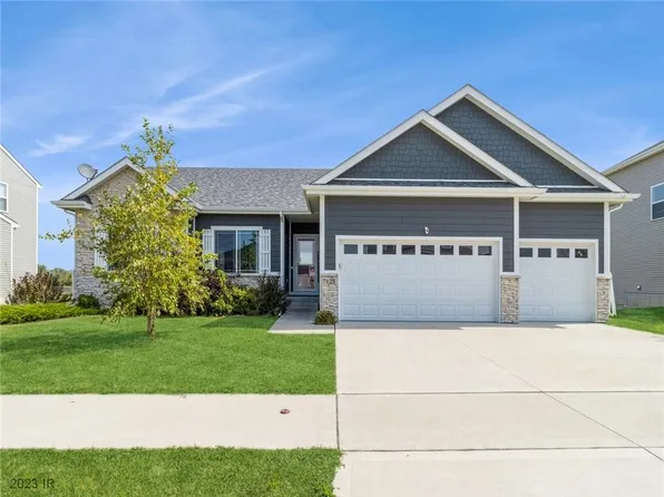 7625 NW 94th Ct, Johnston, IA 50131