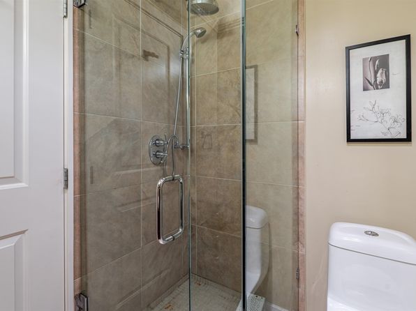 2 bedroom rental in Vancouver — photo 31