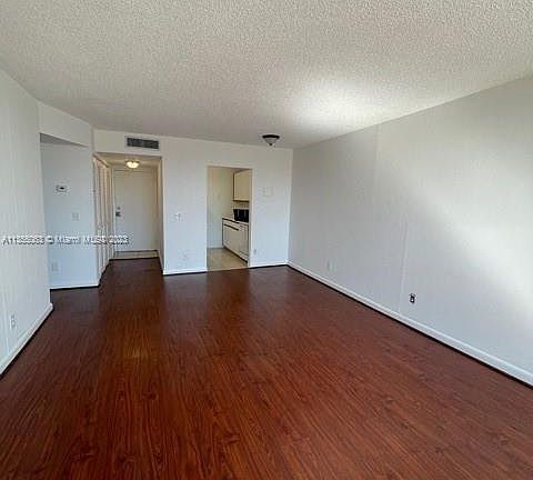 5th image of 2020 NE 135th St APT 306