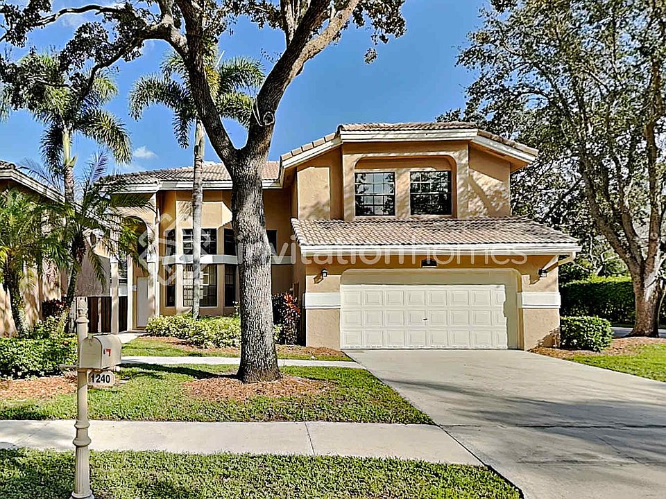 1st image of 1240 NW 105th Ave