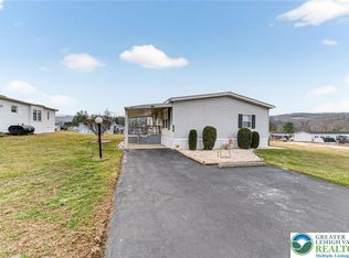 37 Stacey Dr, Walnutport, PA 18088