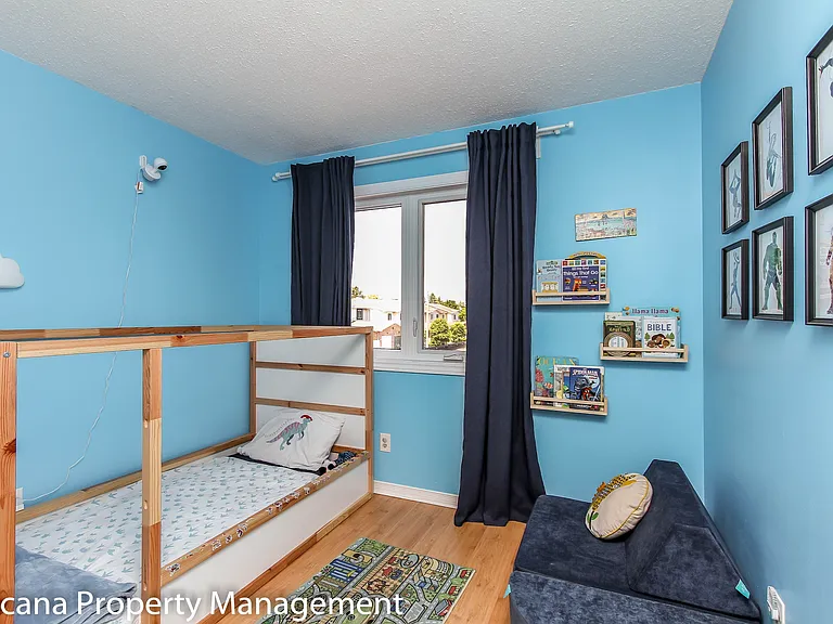 72 Burlington Cres #1 — Photo 15