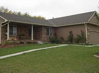 903 Cedar Brook Cir, Mulvane, KS 67110