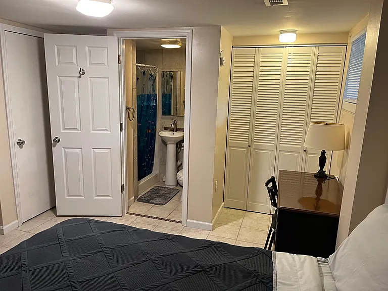 3414 Caroline St — Photo 10