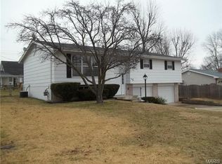 924 Jungs Station Rd, Saint Charles, MO 63303