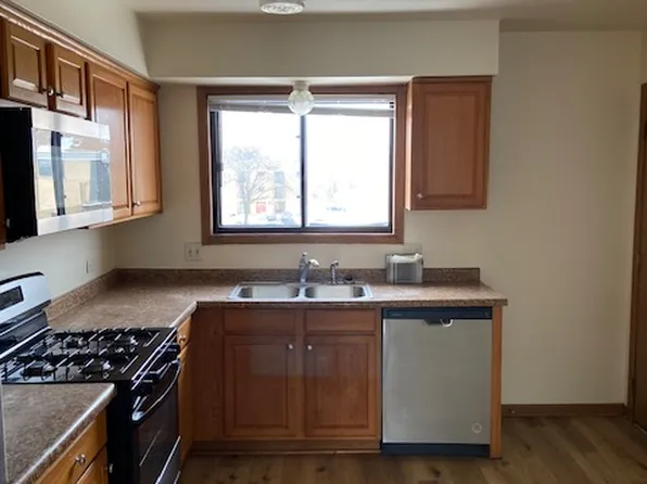 9280 Hamilton Ct #2A, Des Plaines, IL 60016