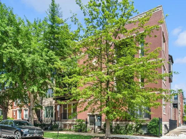 2000 W Race Ave APT 2E, Chicago, IL 60612