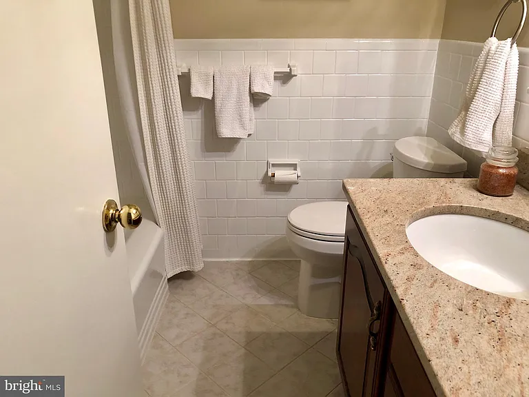 6910 Park Terrace Dr — Photo 6