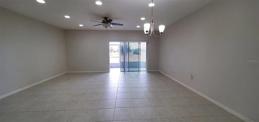 Building Photo - 224 Primrose Dr