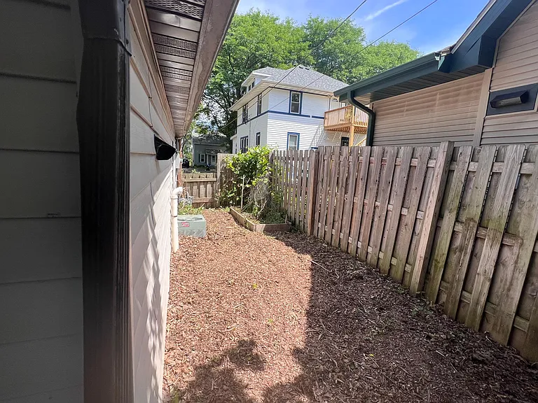 2817 Union St — Photo 15