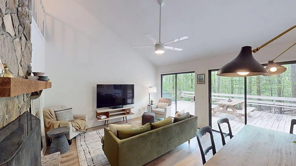 2 bed, 1157 sqft, $2,500 — Photo 3