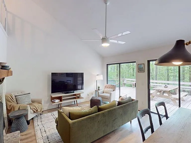 1574 Long Ridge Rd — Photo 3