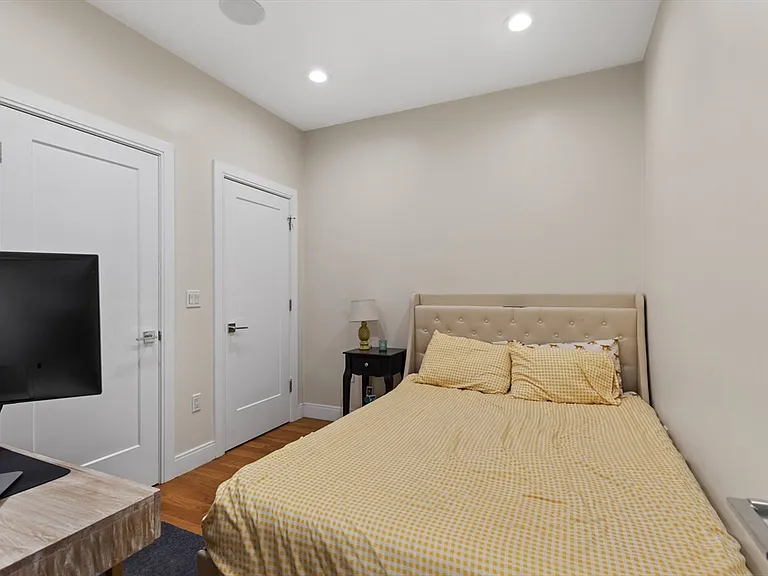 275 Old Colony Ave #10 — Photo 11