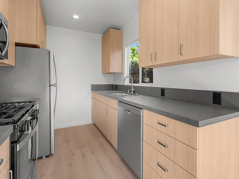 1403 Brockton Ave #1403 — Photo 10