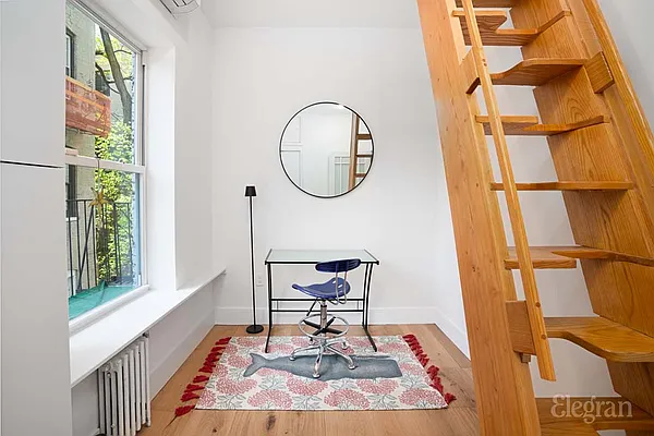 Sold by Elegran | media 35