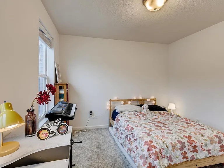 718 Maggie Way — Photo 20