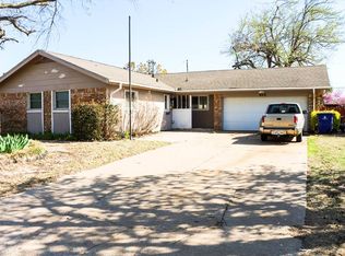 614 E Red Fork Dr, Hennessey, OK 73742