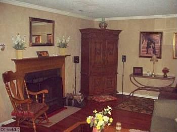 4th image of 38 Brandy Ct