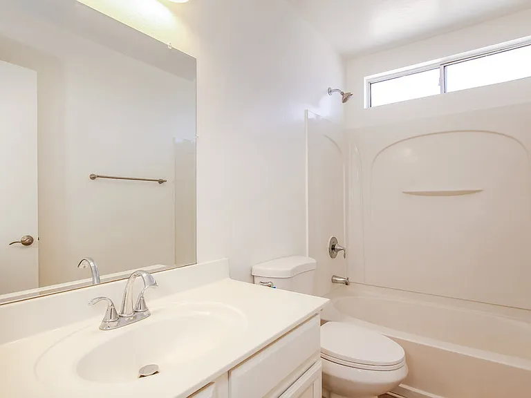 3929 W Irwin Ave — Photo 15