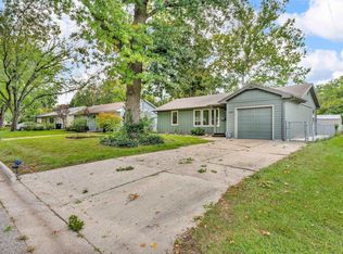 1609 SW Burnett Rd, Topeka, KS 66604