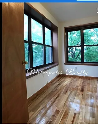 Rented by Metropolis International Realty Inc. | media 33