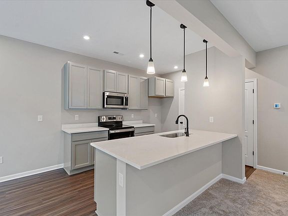 3rd image of 1292 Parkside Dr
