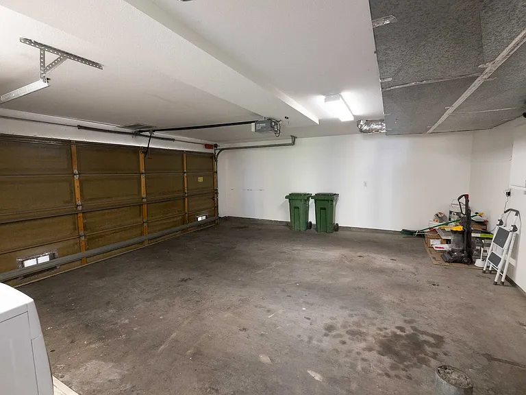 3568 Madison Cmn — Photo 17