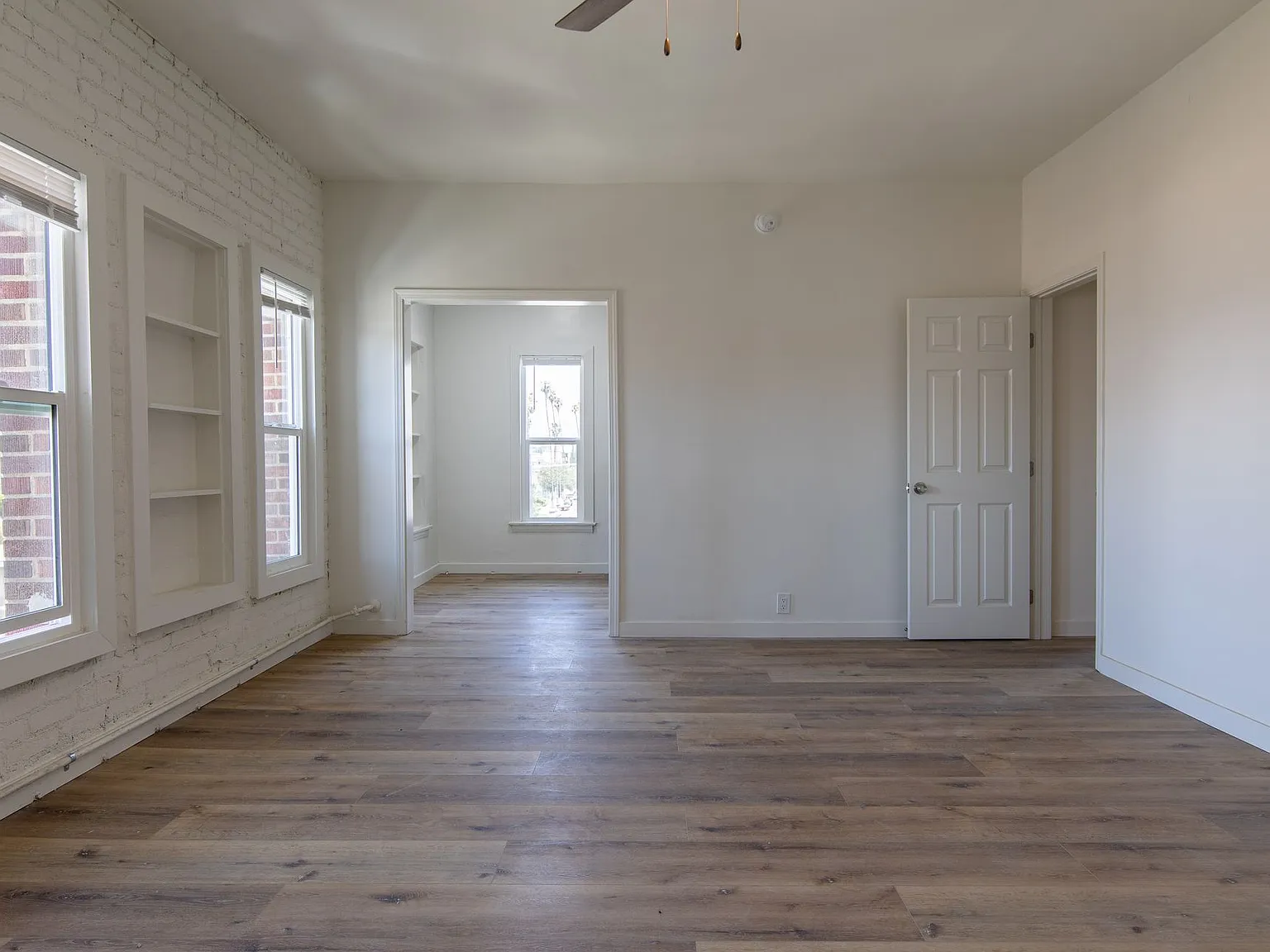 St. Andrews II Apartments | Historic and Renovated Homes with Views Of LA — Photo 4