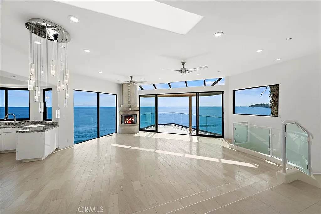 5 bed, 5.5 bath, 4187 sqft, $27,500 — Photo 2