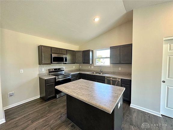2nd image of 624 Maxwell Ct