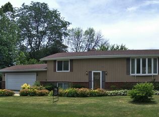 8215 Gina Dr, Racine, WI 53406