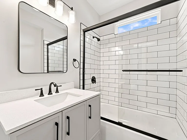 325 N Aiken Ave — Photo 17