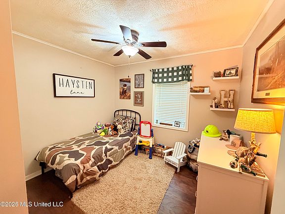 5th image of 800 White Cir
