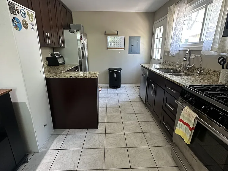 55 E Jeffery Ave #HOUSE — Photo 5