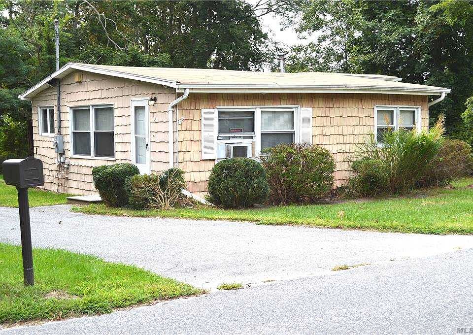 1st image of 114 Cranberry Dr