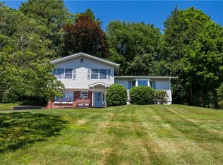 3 Tanager Rd, Mahopac, NY 10541