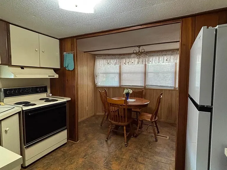 37031 Karen Ave — Photo 15