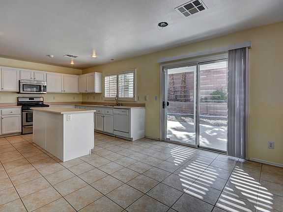 5th image of 2729 Watertown Ct
