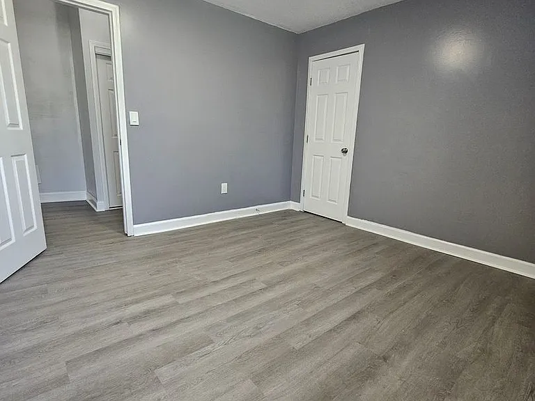14201 Westropp Ave — Photo 23