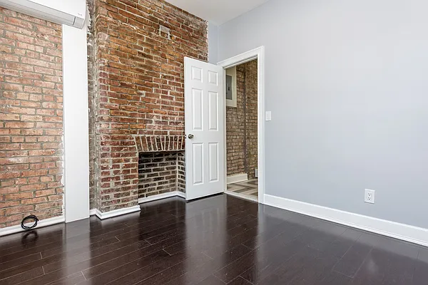 Rented by Nooklyn NYC LLC | media 76