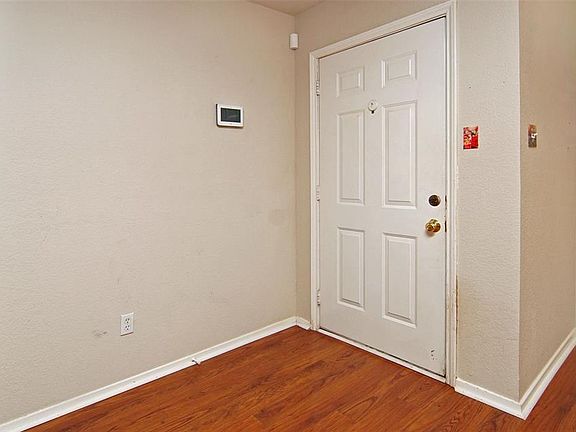 5th image of 404 W Wardville St