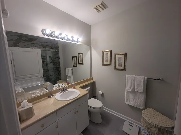 400 Bucksley Ln #104 — Photo 10