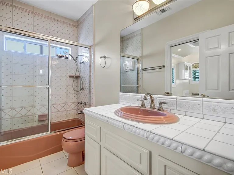 1410 S 10th Ave — Photo 35