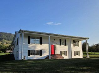 563 Rolling Meadows Rd, Lebanon, VA 24266