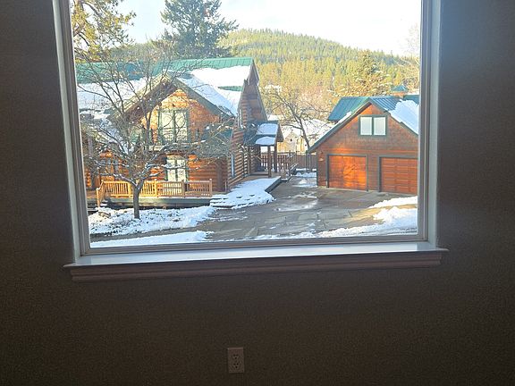 5th image of 906 N Balcony Dr