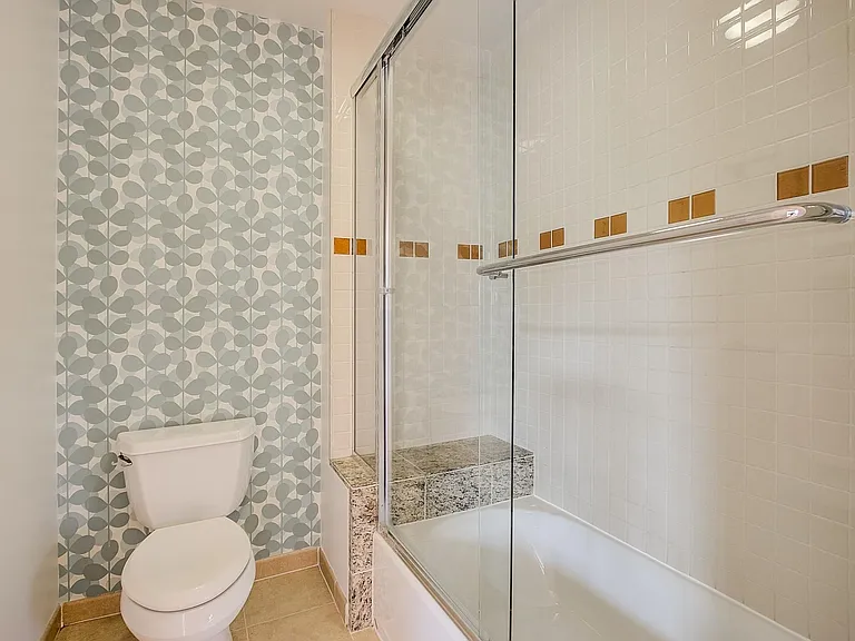 1600 Webster St #103 — Photo 10