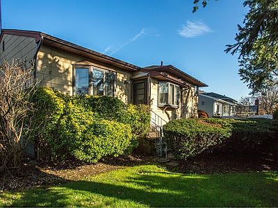 5th image of 28 Glenn Dr