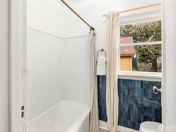 5th image of 13537 52nd Avenue S