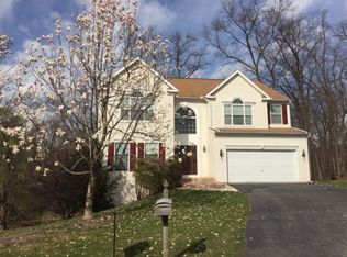 35 Springhouse Cir, Etters, PA 17319