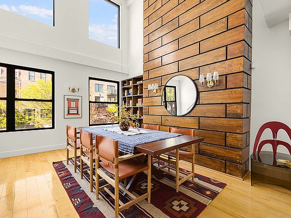 4th image of 578 Lafayette Ave